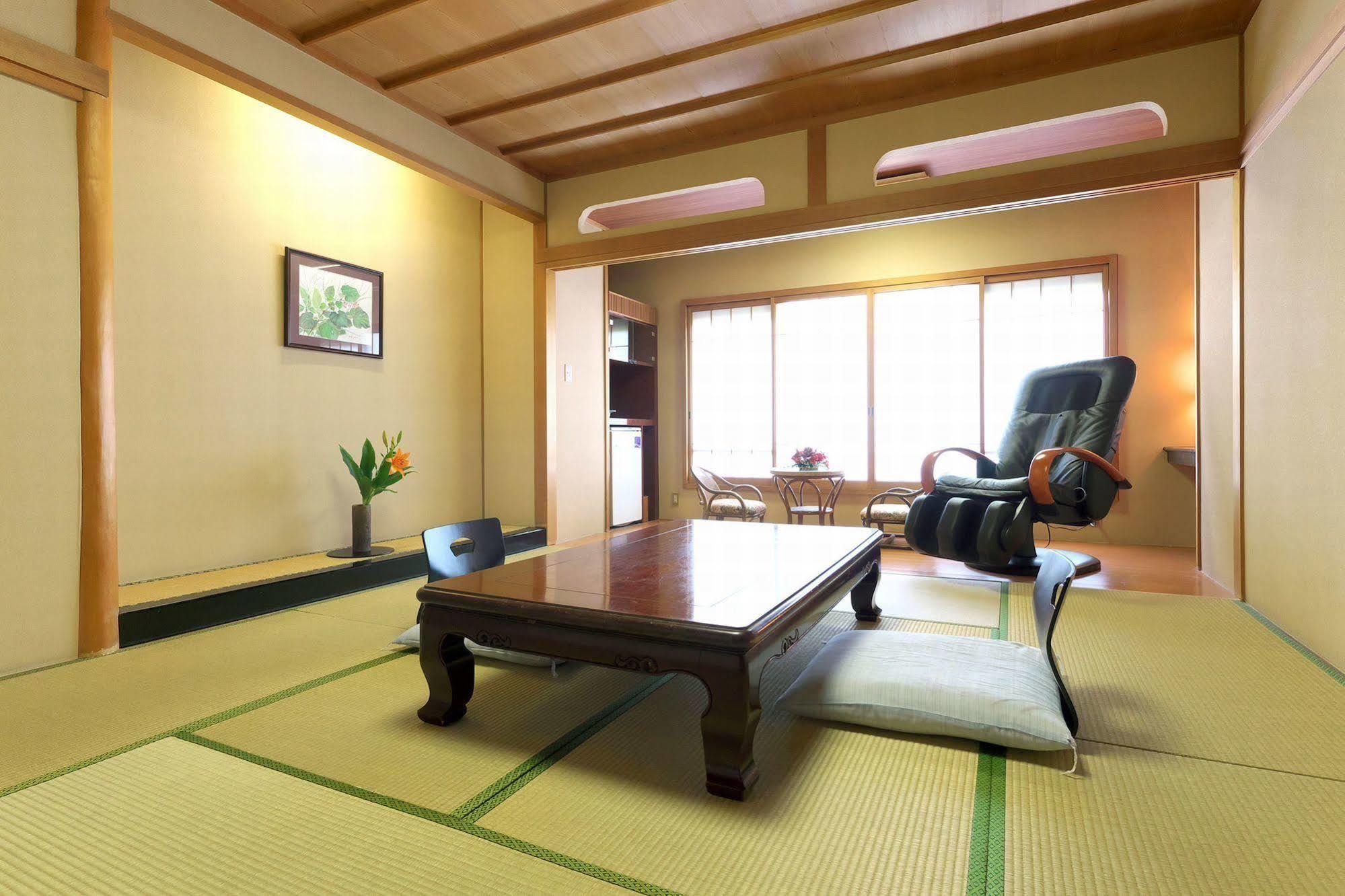 Yuraku Hotel Awara Exterior photo